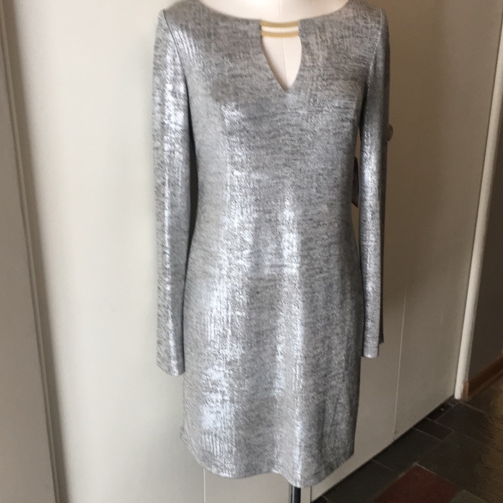 NWT VINCE CAMUTO Long sleeve dress size 4